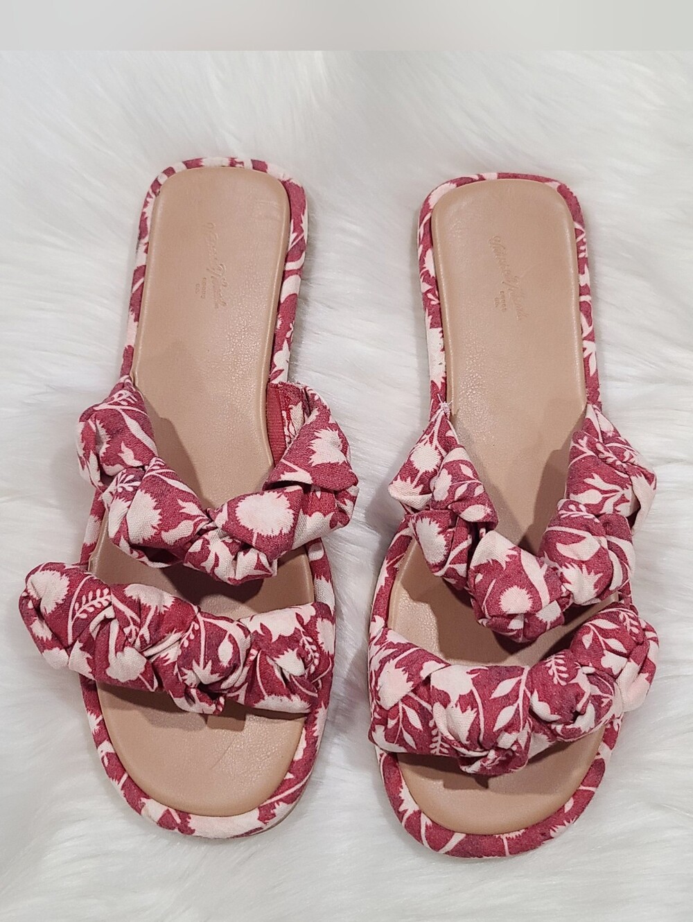 Universal Thread Good Co. Womans sandals 11